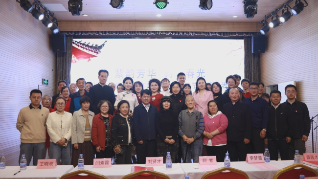 以诗为舟赴春光 青春诵读传薪火——人民美术文化园举办五四青年节诗诵会暨新一期小人书IP活动